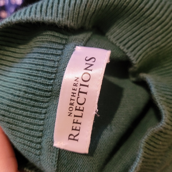 Northern Reflextions mock neck - Picture 4 of 4